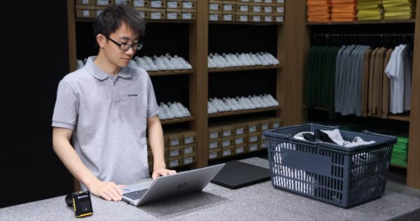 R3-04 Lector RFID de Escritorio Chainway R3