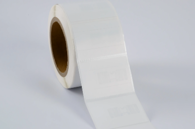 Etiqueta logística pasiva RFID UHF de SOLUCIONESRFID - NXP UCODE 8 - foto 2 Etiqueta Logística Pasiva RFID UHF 101x38mm - Chip NXP UCODE 8
